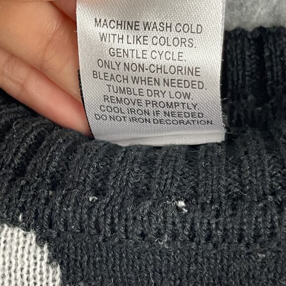 Disney Mickey Mouse Sweater Womens XXL Checkered Knit Graphics Pullover Retro - Picture 6 of 13